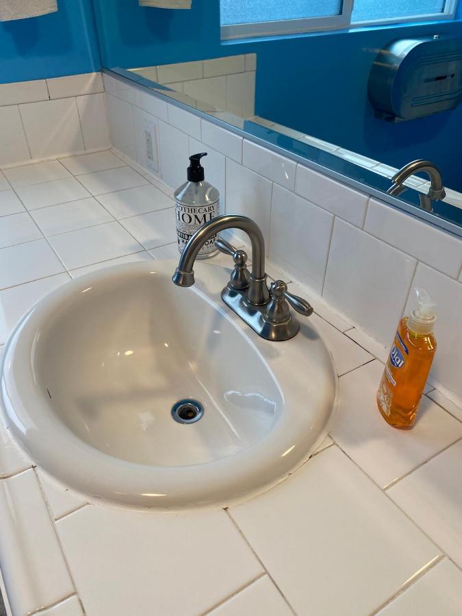 Private Large La Bedroom W Private Half-Bathroom - Ac - Wifi - Private Fridge Near Usc - Exposition Park - Usc Memorial Coliseum - Banc Of California Stadium - Downtown Los Angeles Dtla - University Of Southern California Usc! Экстерьер фото